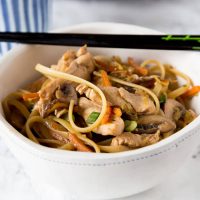 Chicken Lo Mein - make your own take out at home with this super easy Chinese chicken lo mein recipe. Full of lots of veggies, 20 minutes, and dinner is done!
