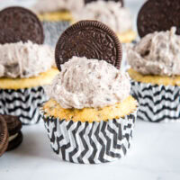 Cookies and Cream Cupcakes - The best Oreo Cupcakes! A moist vanilla cupcake with crushed Oreos inside and then topped with a delicious Oreo buttercream frosting. If you like cookies and cream these are definitely for you!