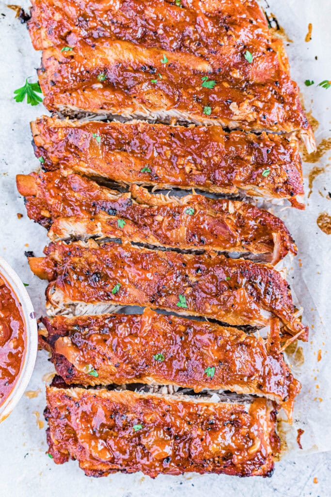 broiled ribs with sauce cut into pieces