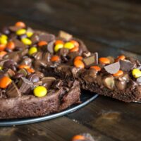 Peanut Butter Brownie Pizza