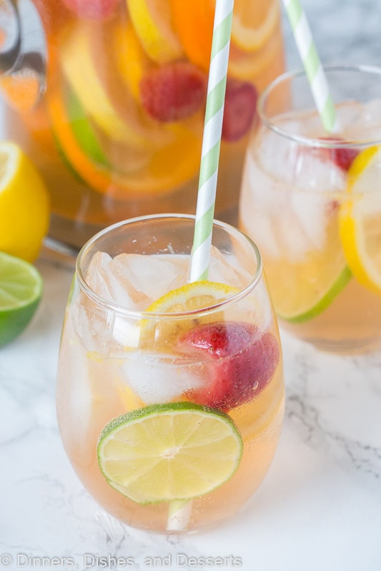 White Sangria Recipe - An easy white wine sangria that is crisp, refreshing, and delicious. Great for entertaining or just because! White wine sangria with citrus